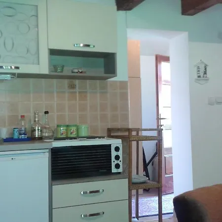 Chata Jovanovic Perucac