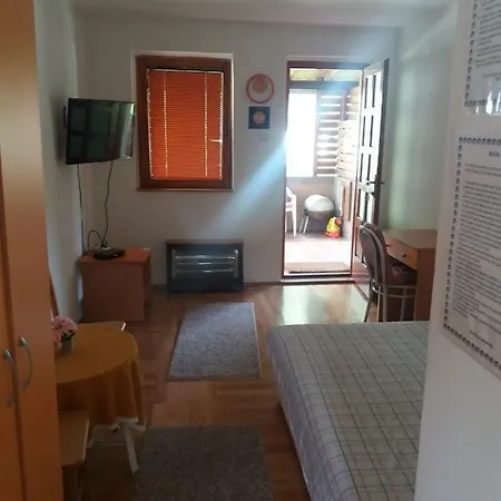 Lodge Jovanovic Perucac